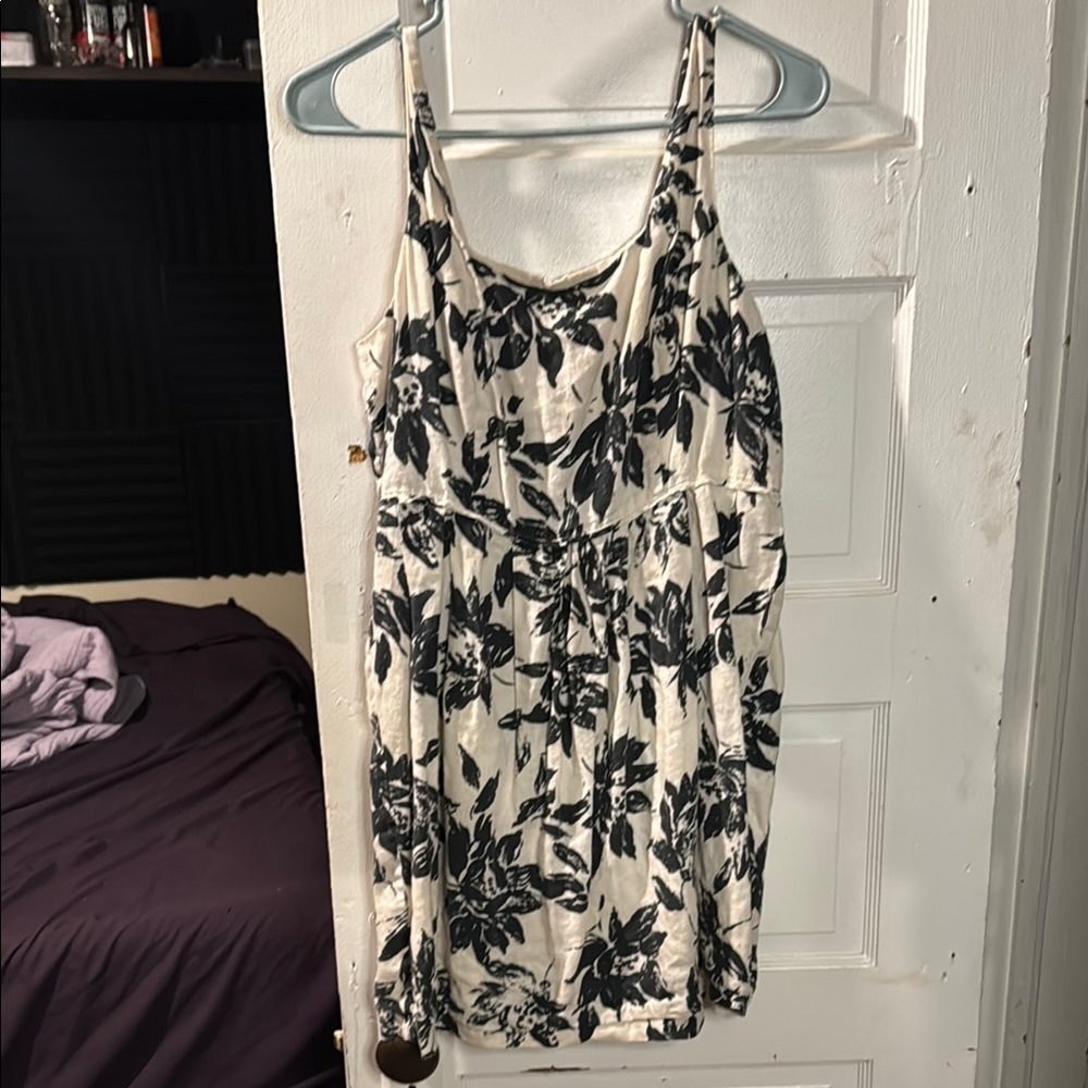Forever 21 Black and White Floral Mini Dress